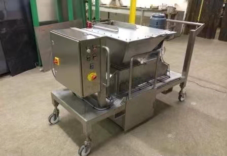 移動打碎機，運用于干濕結塊物料的打碎打散